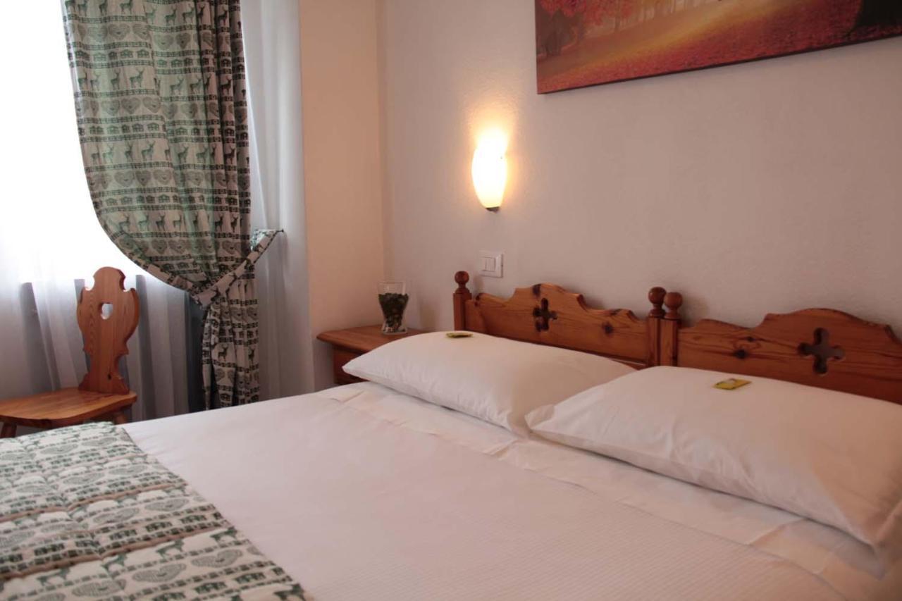 Garnì Valdan Hotell Falcade Exteriör bild