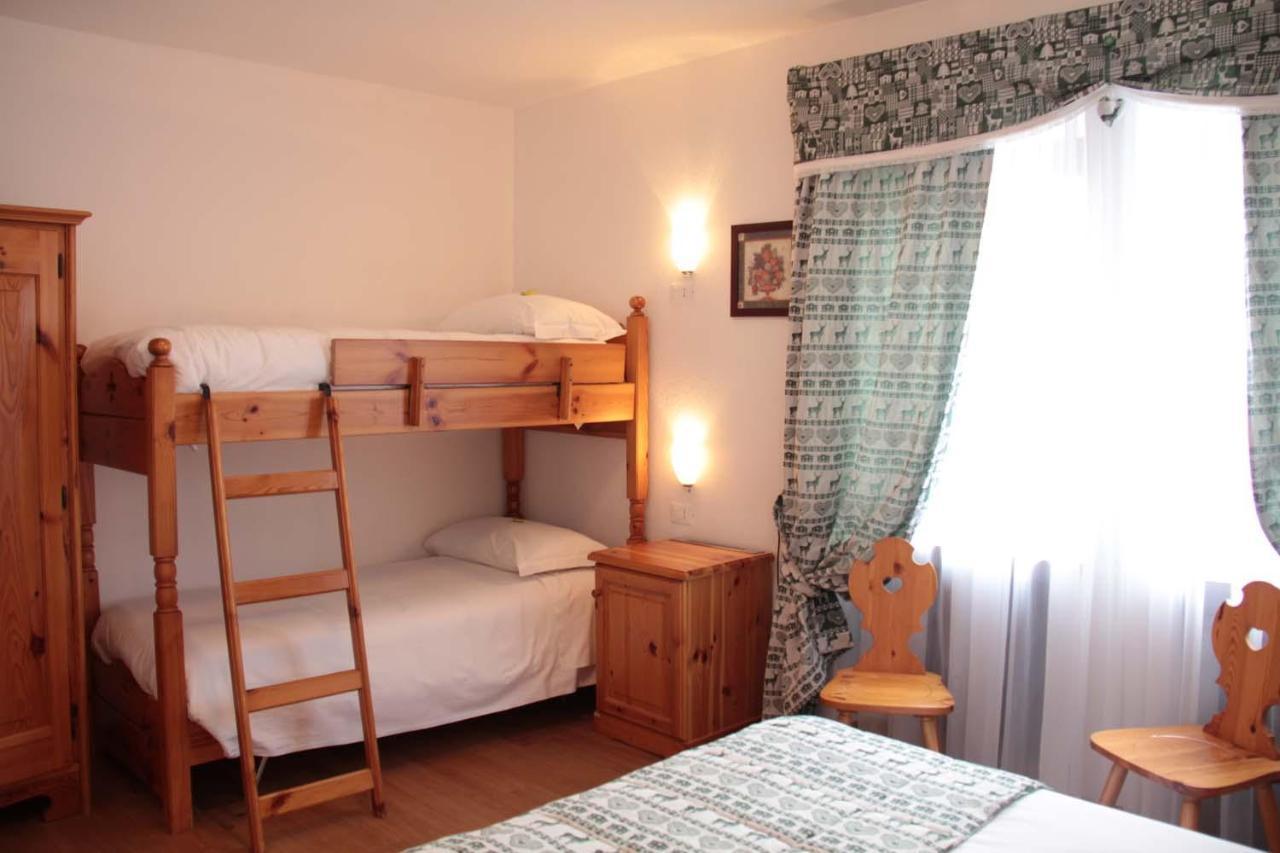 Garnì Valdan Hotell Falcade Exteriör bild