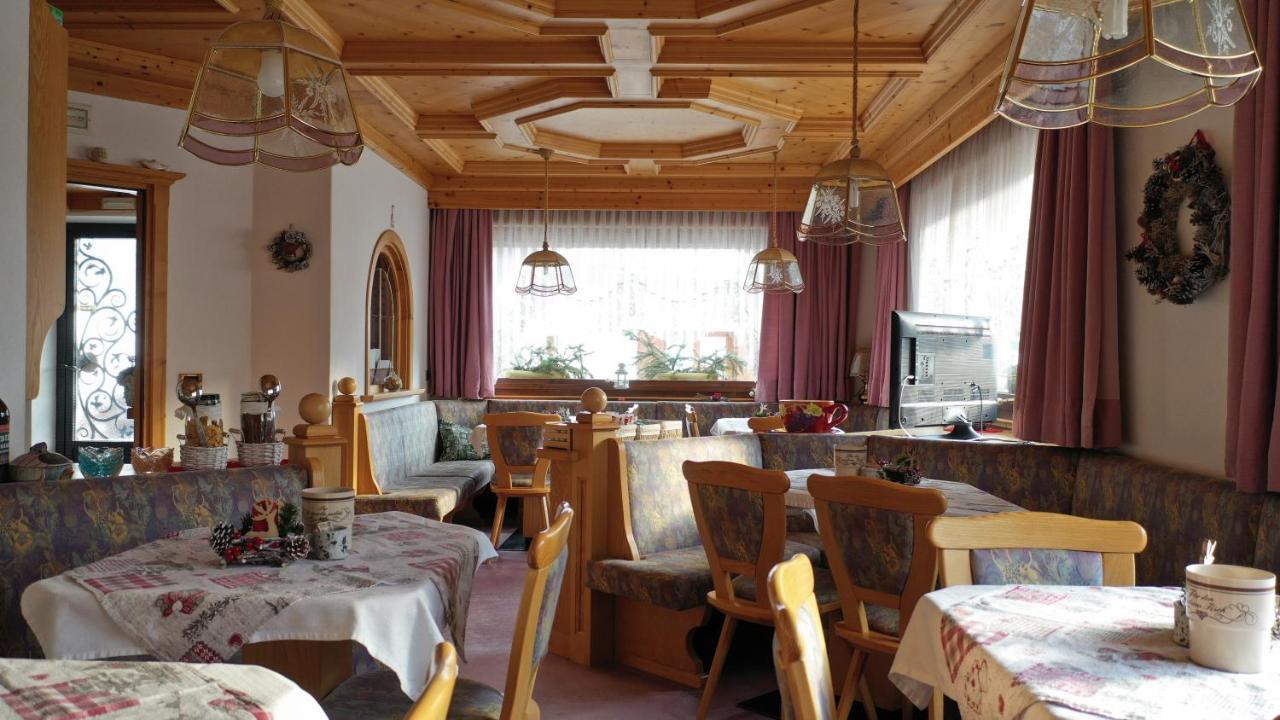 Garnì Valdan Hotell Falcade Exteriör bild
