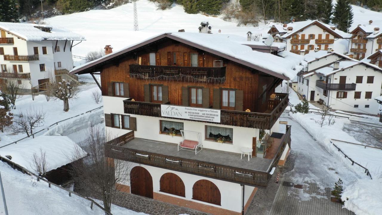 Garnì Valdan Hotell Falcade Exteriör bild