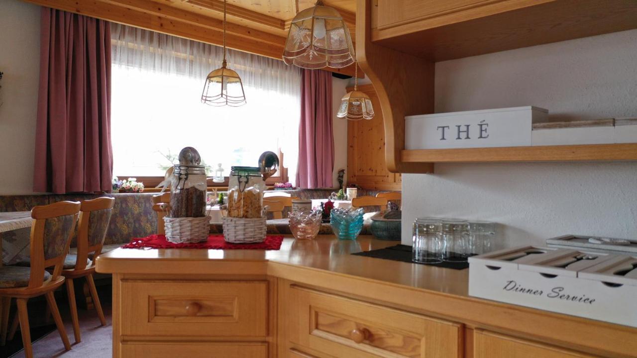 Garnì Valdan Hotell Falcade Exteriör bild